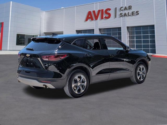Used 2025 Chevrolet Blazer LT FWD image 6