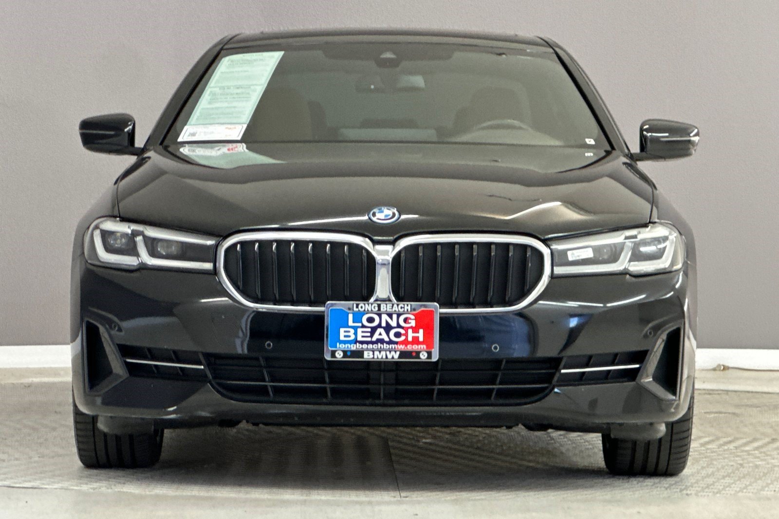 Certified 2023 BMW 530e w/ Convenience Package RWD image 5