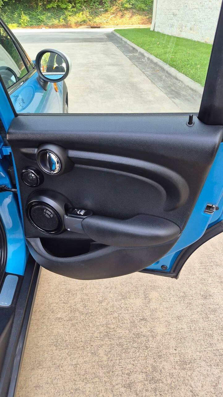 Used 2015 MINI Cooper 4-Door Hardtop FWD image 38