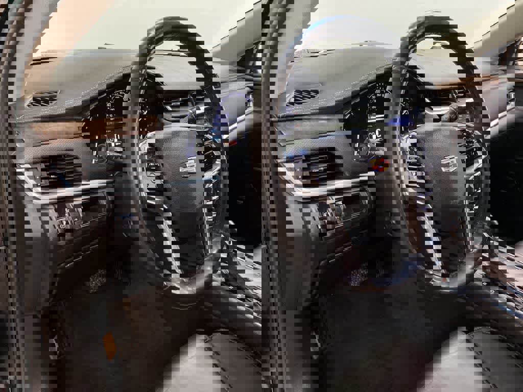 Used 2018 Cadillac XTS Luxury image 2