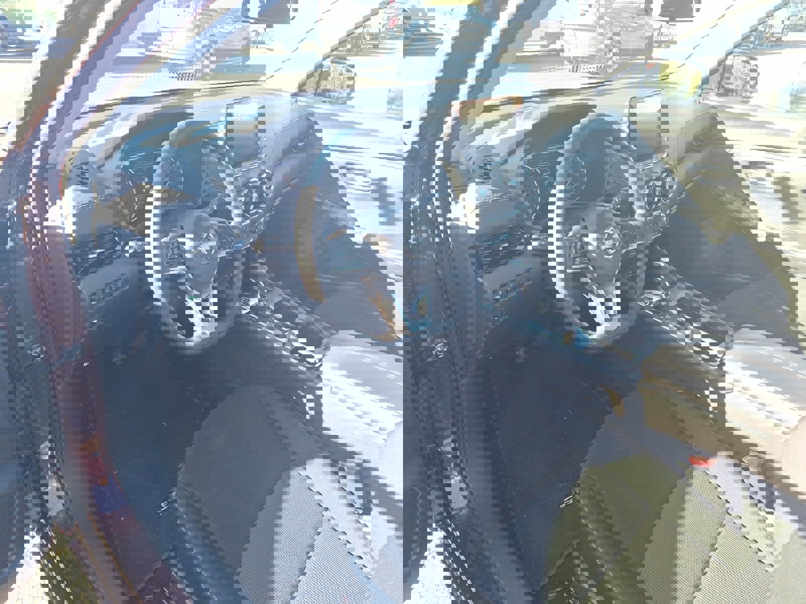 Used 2024 Nissan Sentra SV image 7