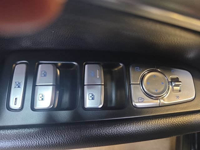 Used 2025 Genesis G70 2.5T RWD image 11