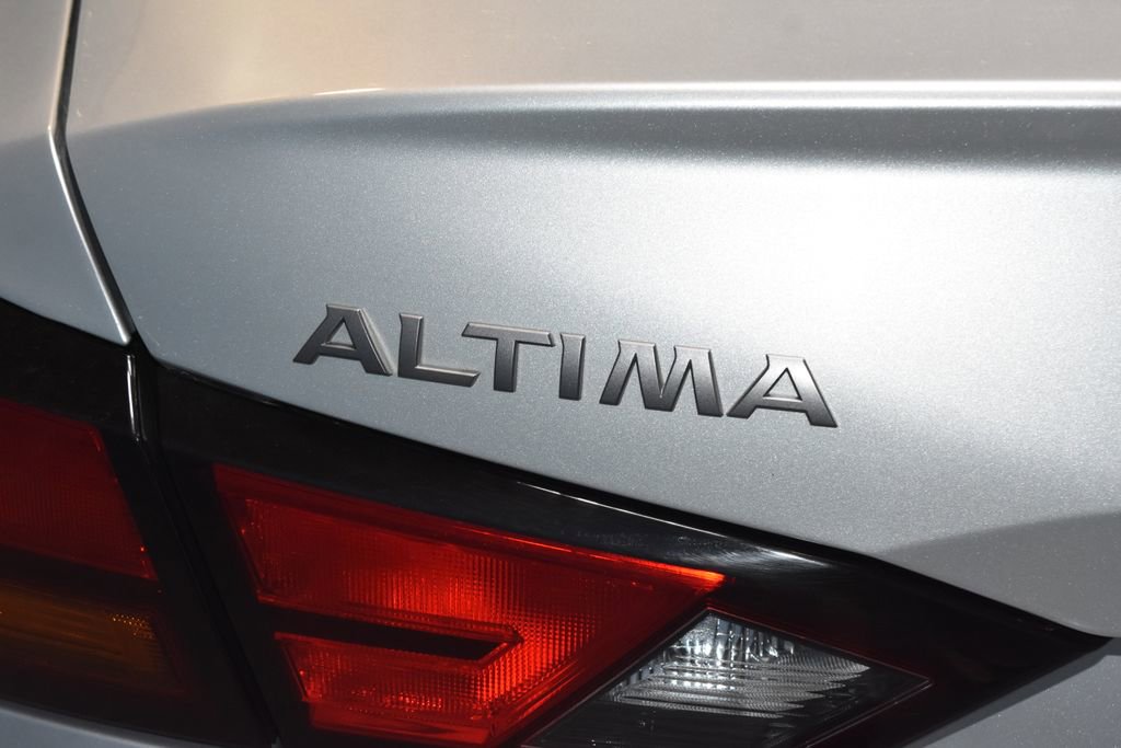Used 2024 Nissan Altima 2.5 SV FWD image 27