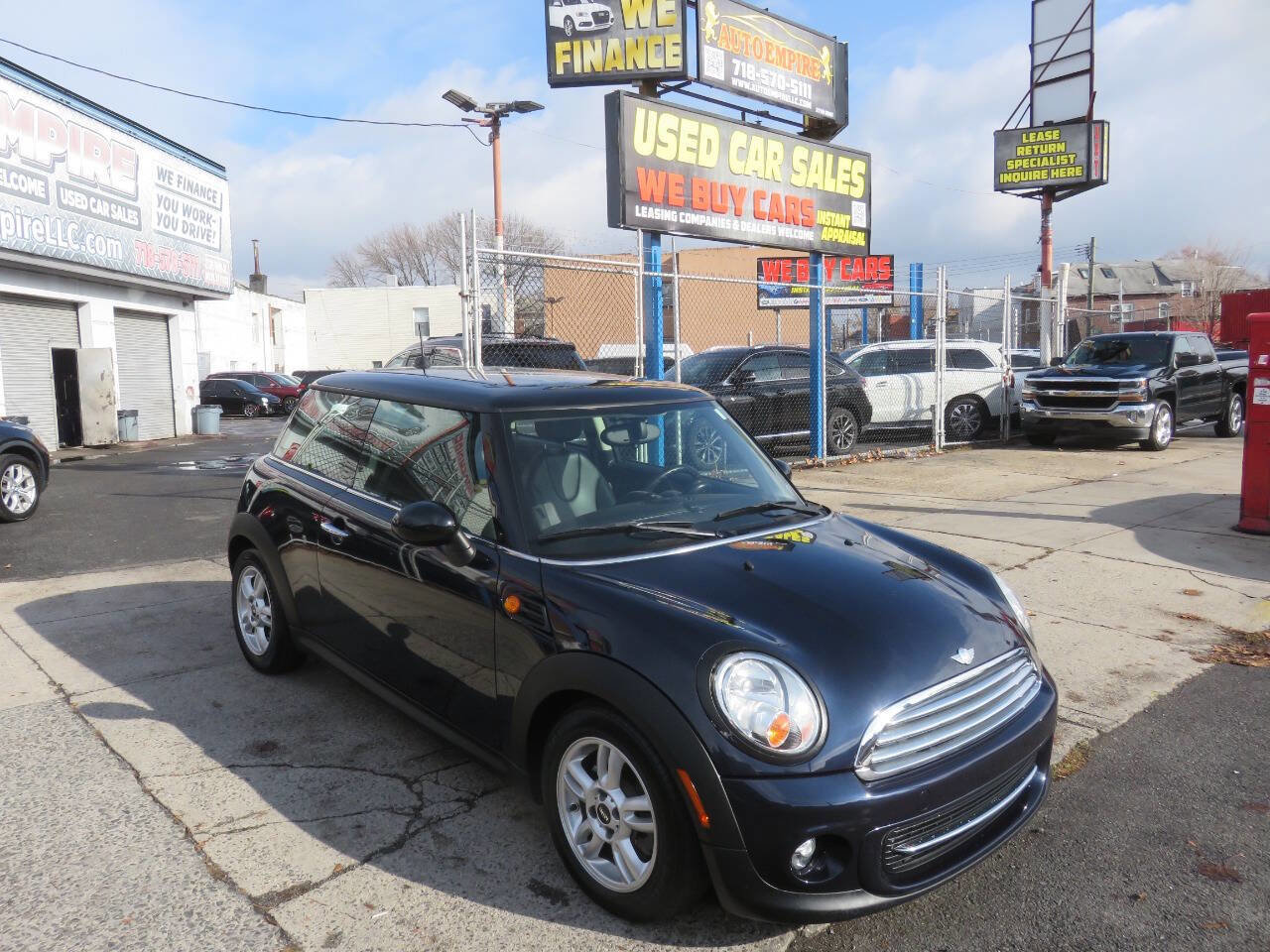 Used 2012 MINI Cooper Hardtop image 2