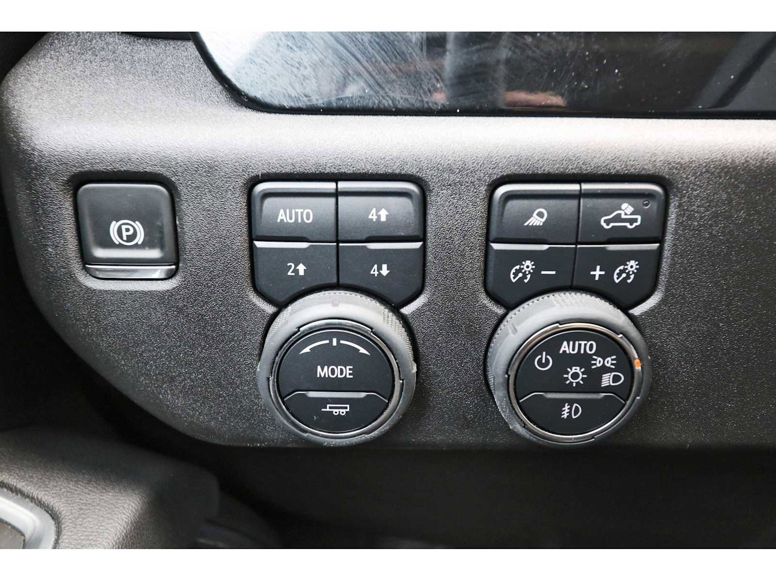 Used 2025 Chevrolet Silverado 1500 RST w/ Convenience Package II image 18