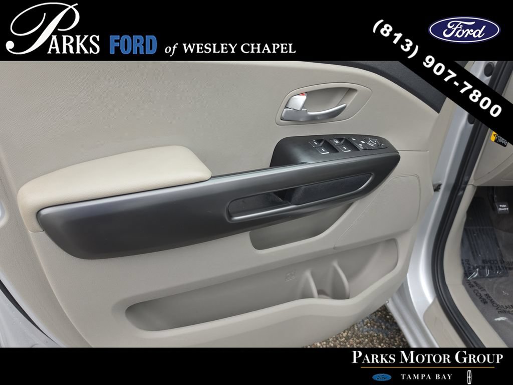Used 2021 Kia Sedona LX FWD image 16