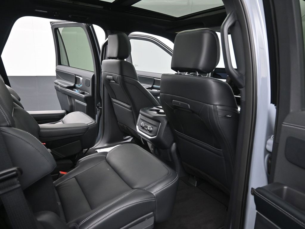 New 2025 Ford Expedition Platinum w/ Stealth Performance Package image 10
