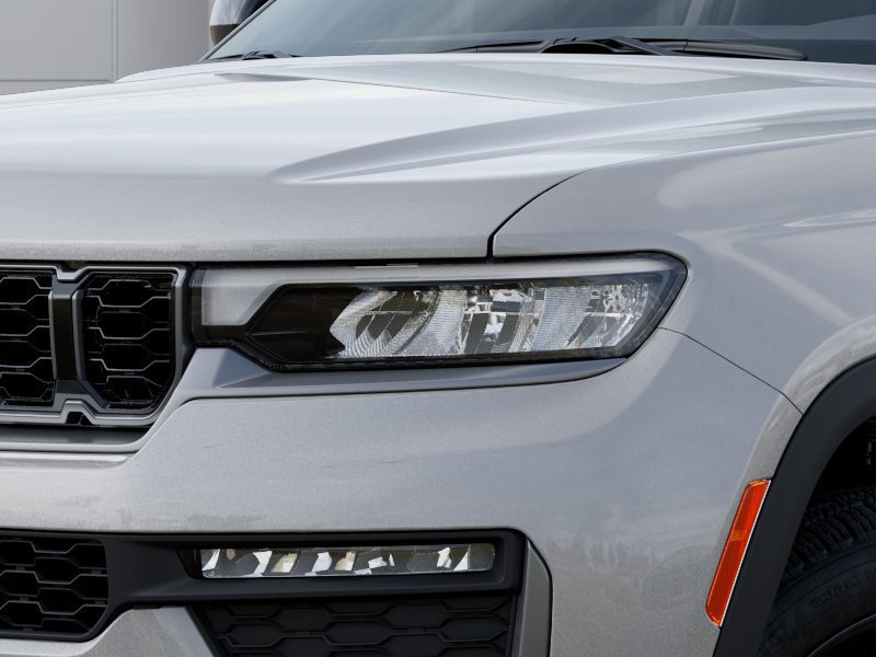New 2026 Jeep Grand Cherokee L Limited w/ Limited Altitude Package AWD/4WD image 10