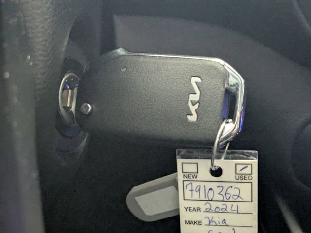 Used 2024 Kia Soul LX w/ Option Group 015 image 29