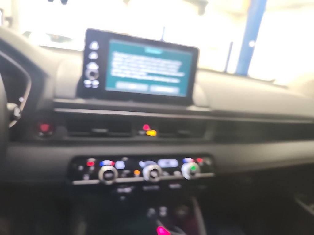 Used 2023 Honda Pilot Elite image 6