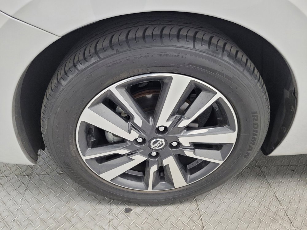Used 2021 Nissan Versa SV FWD image 31