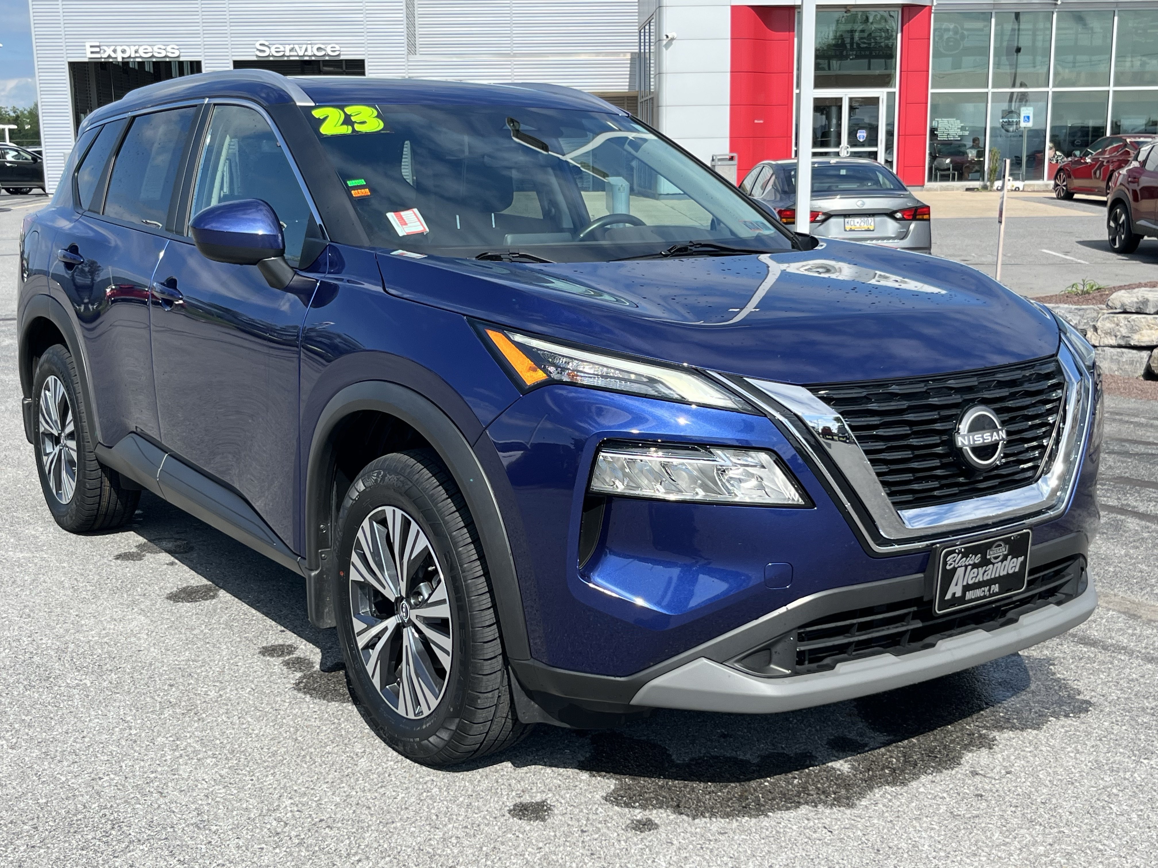 Used 2023 Nissan Rogue SV w/ SV Premium B Package