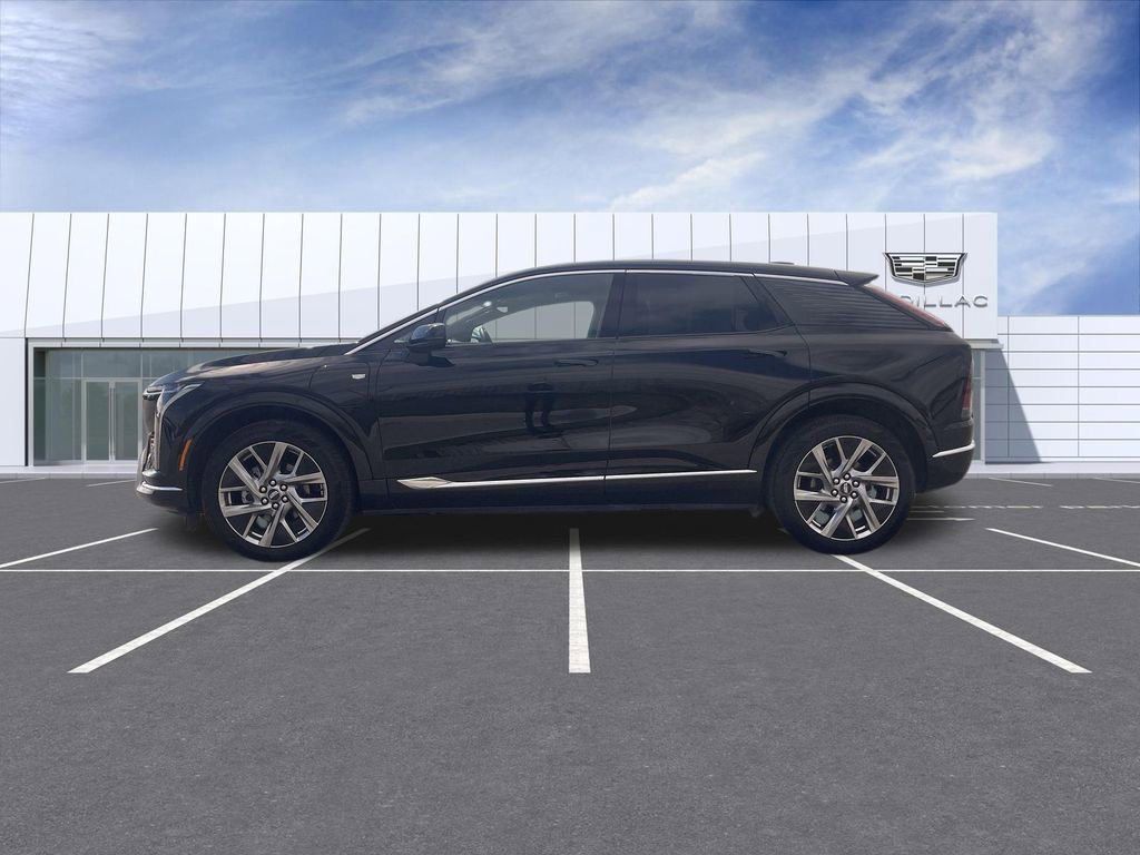 Certified 2025 Cadillac Optiq Luxury 2 w/ LPO, Floor Liner Package image 5