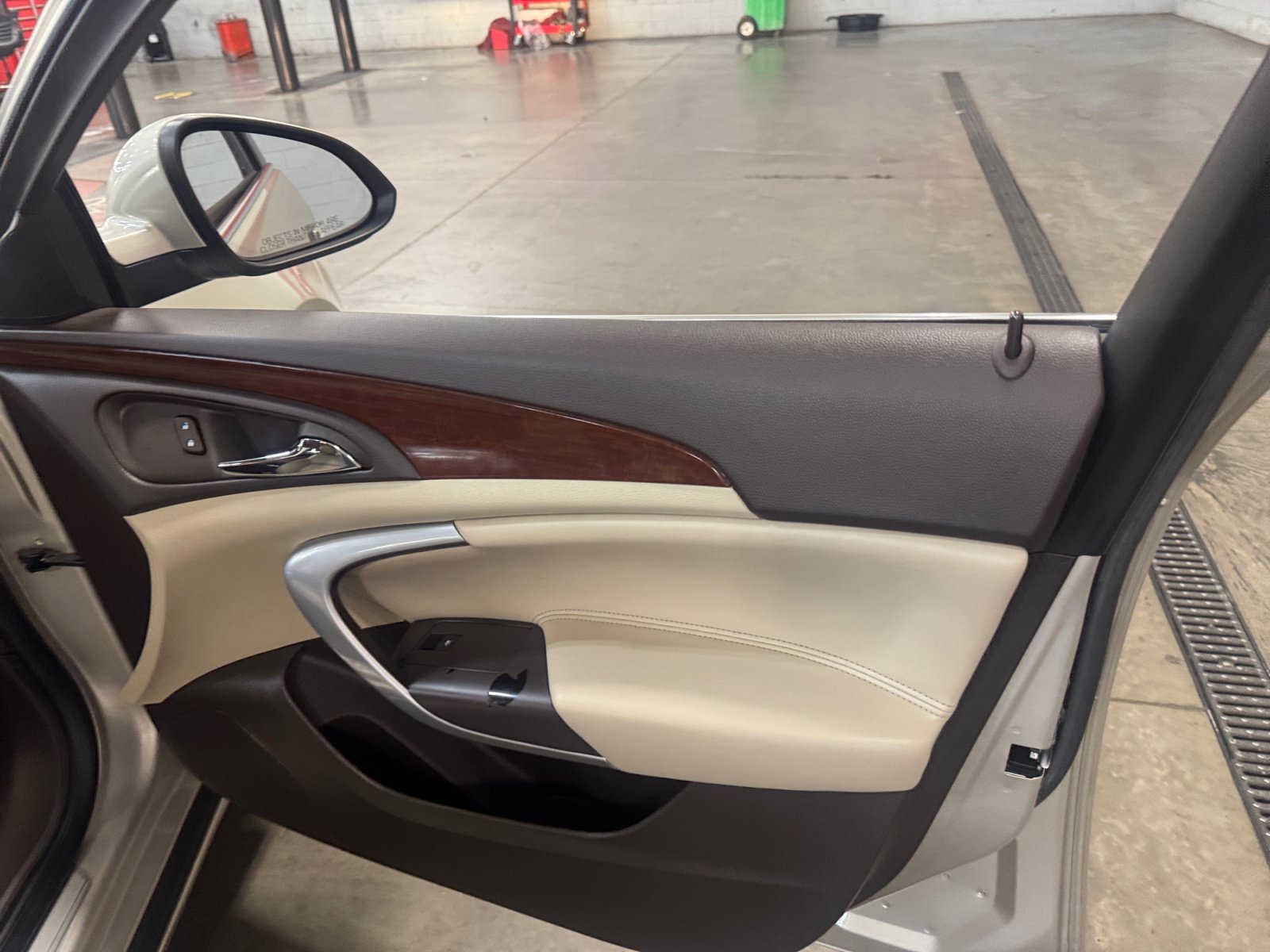 Used 2016 Buick Regal FWD image 18