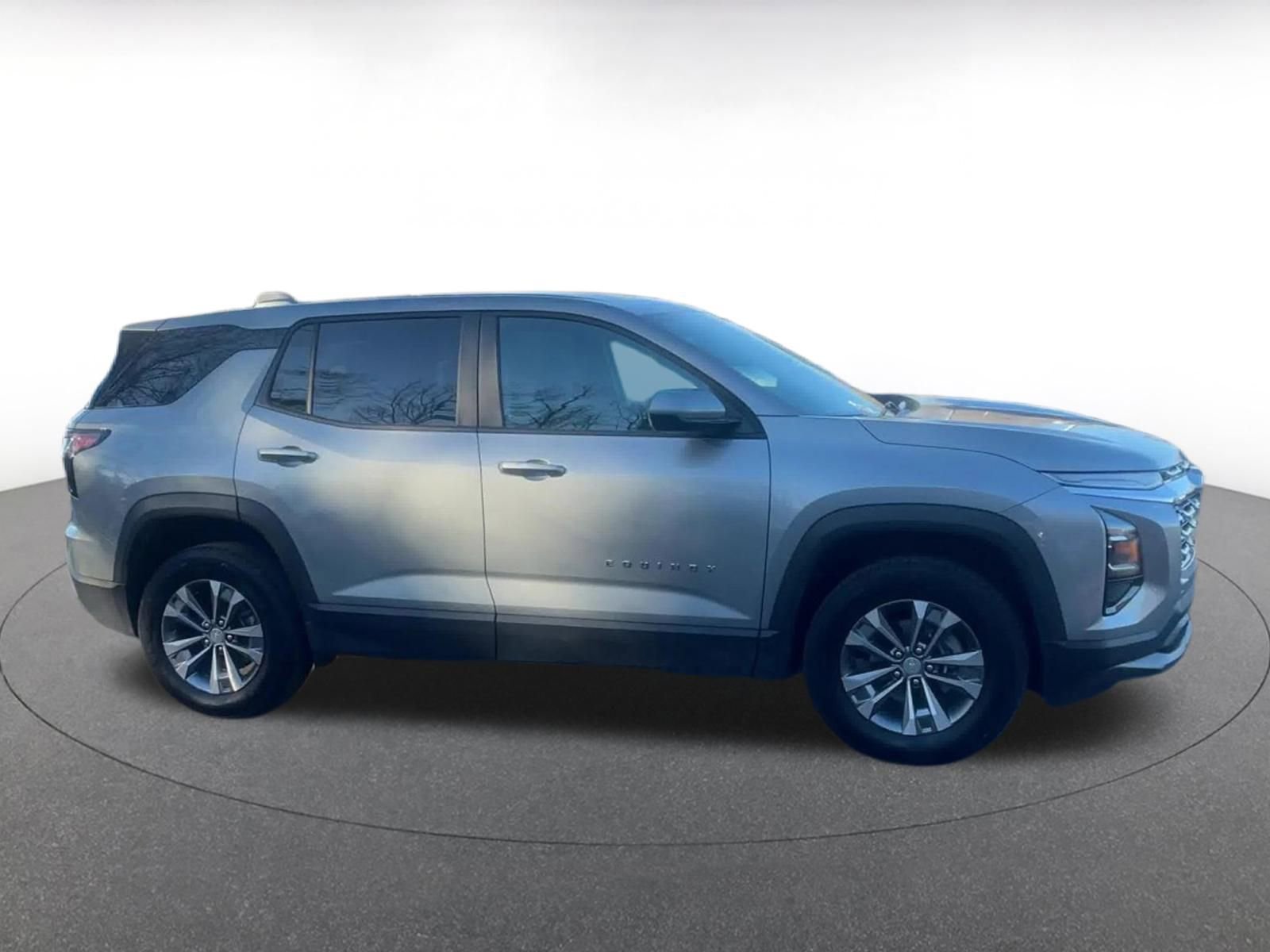 Used 2025 Chevrolet Equinox LT image 16