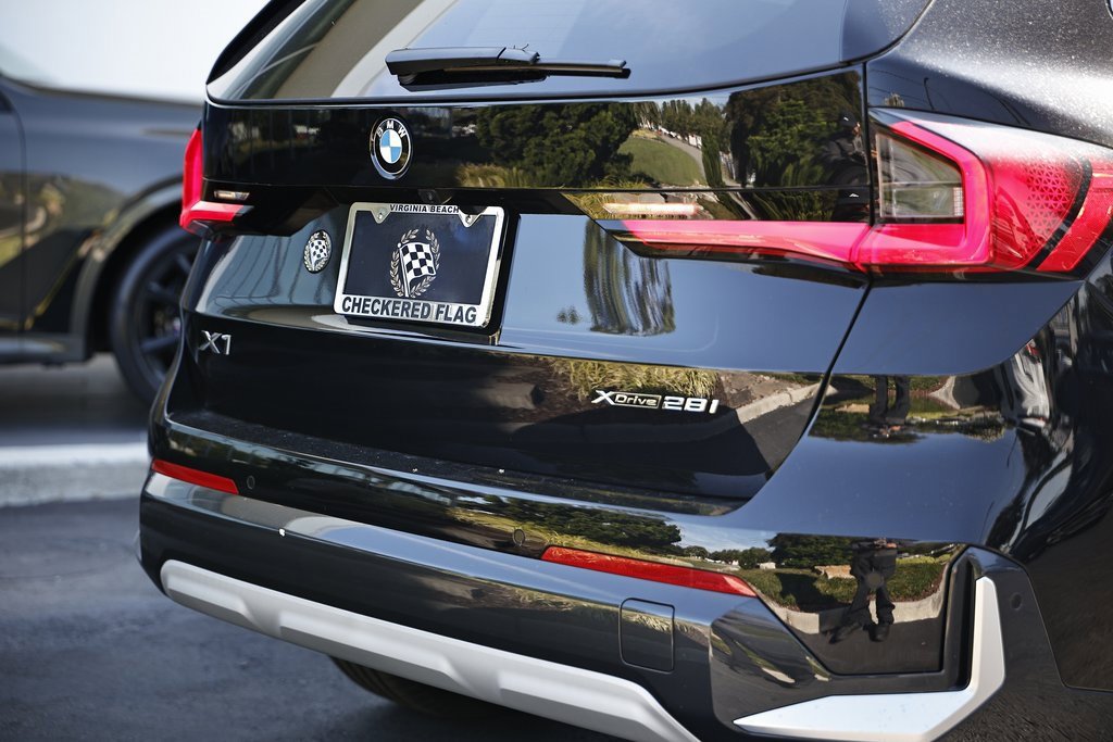 Used 2025 BMW X1 xDrive28i w/ Technology Package image 9