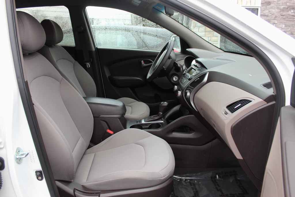 Used 2015 Hyundai Tucson GLS image 25