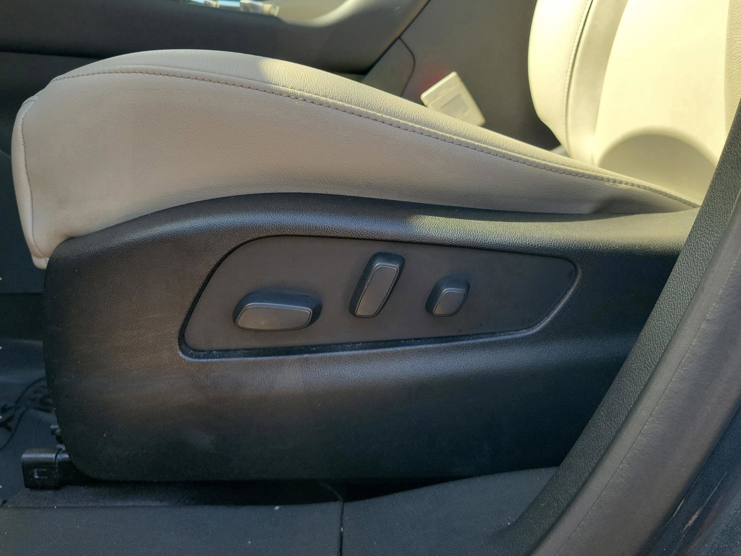 Used 2019 Cadillac XT4 Luxury image 14