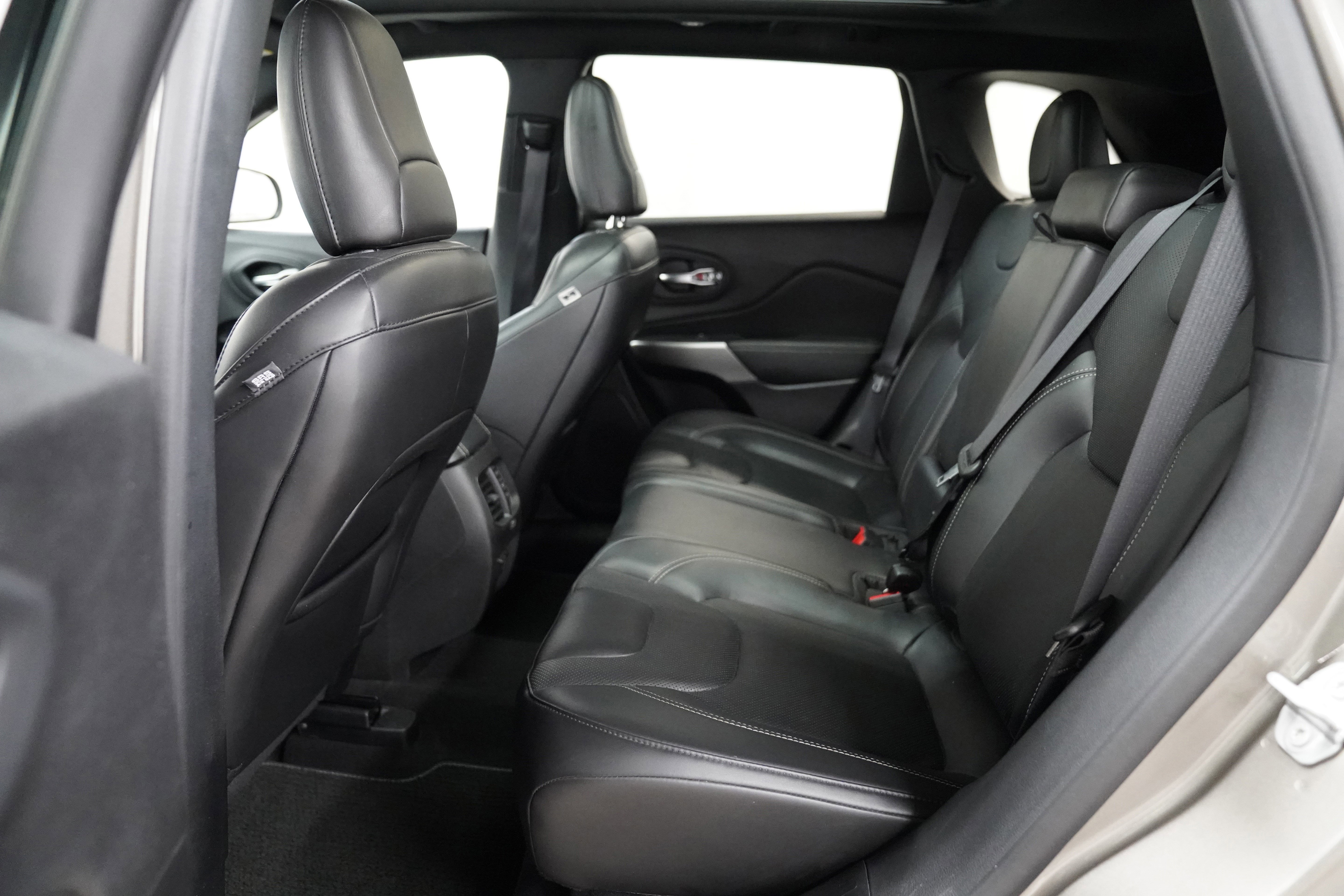 Used 2021 Jeep Cherokee Latitude Lux 80th Anniv w/ Quick Order Package 26U 80TH AWD/4WD image 5