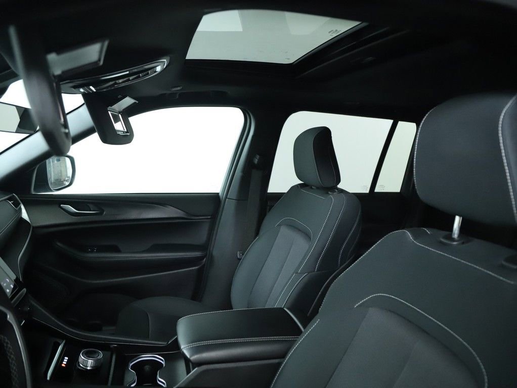 Used 2025 Jeep Grand Cherokee Laredo X image 20