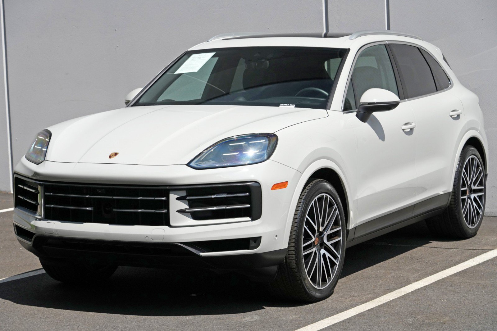 Used 2025 Porsche Cayenne w/ Premium Package Plus AWD/4WD image 50