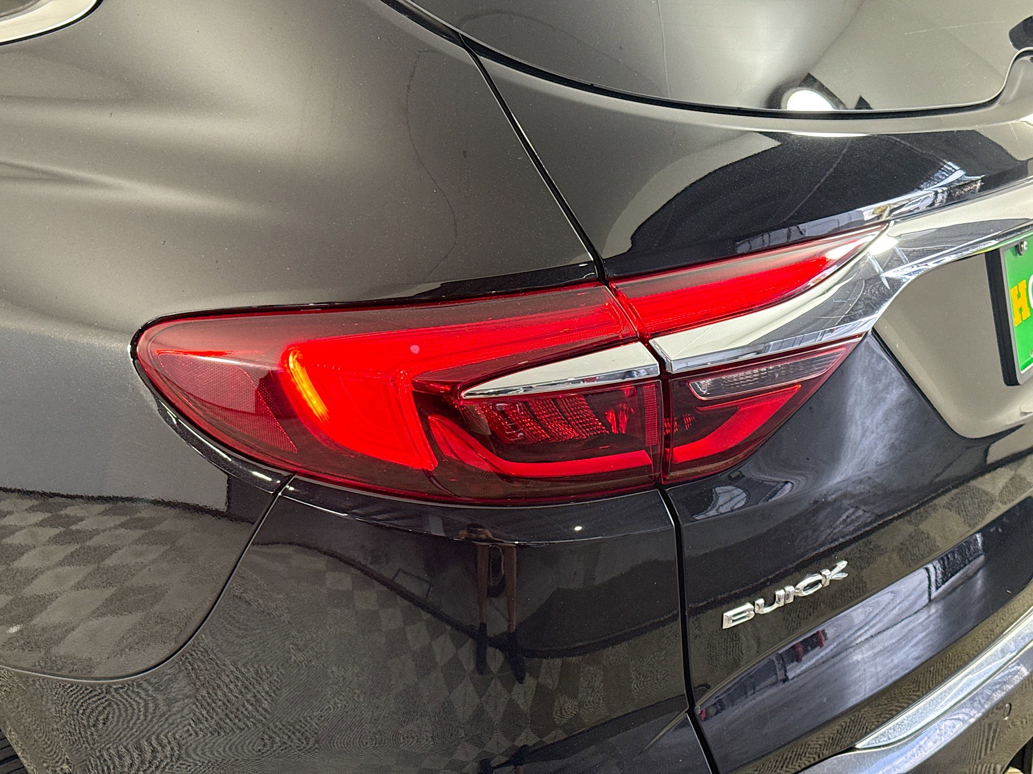 Used 2018 Buick Enclave Essence FWD image 36