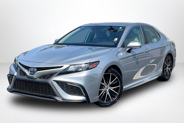 Used 2022 Toyota Camry SE FWD image 2