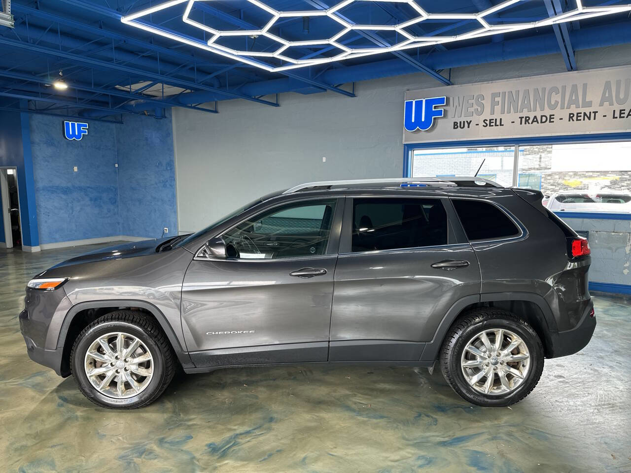 Used 2015 Jeep Cherokee Limited w/ Luxury Group image 15