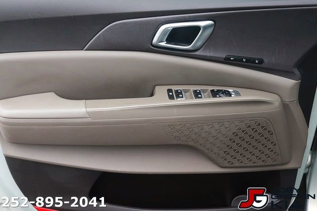 Used 2025 Kia Carnival SX FWD image 11
