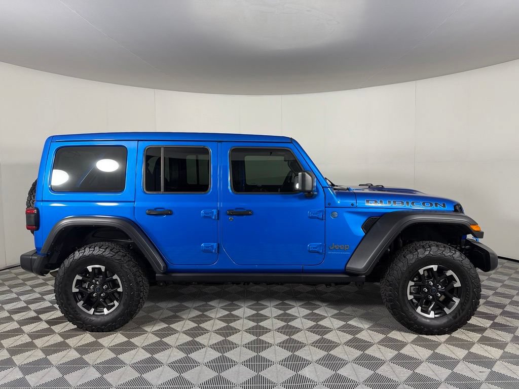 Used 2024 Jeep Wrangler Unlimited Rubicon 4xe w/ Technology Group AWD/4WD image 5
