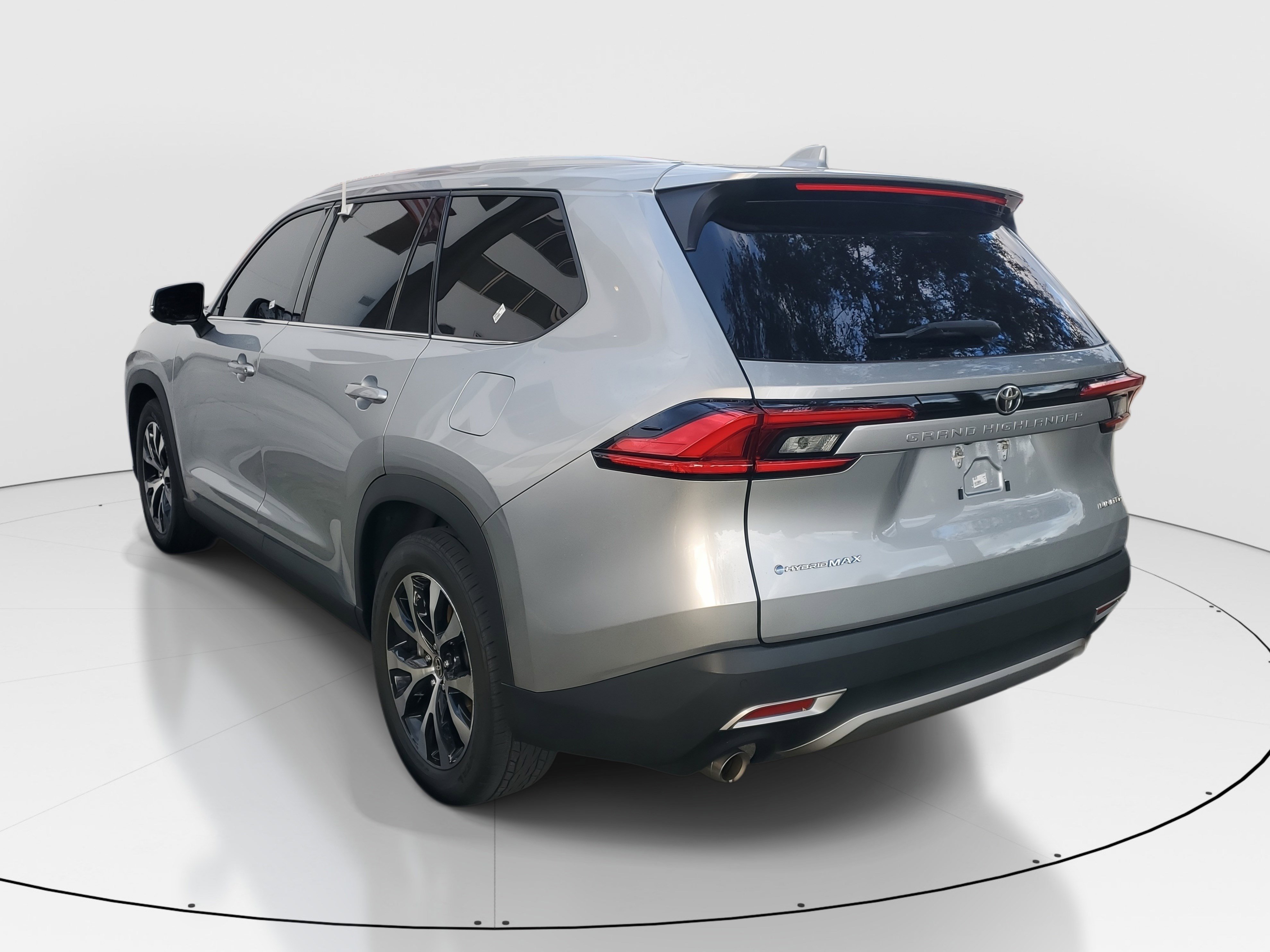 Used 2024 Toyota Grand Highlander AWD Hybrid image 5
