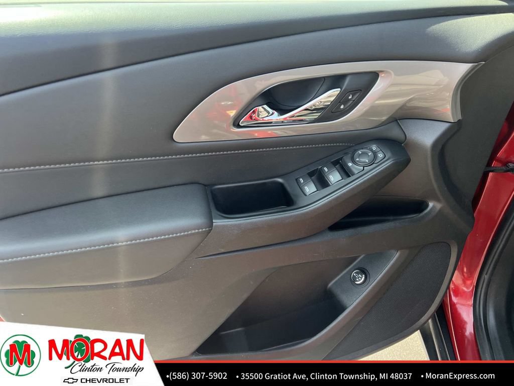 Certified 2023 Chevrolet Traverse LT FWD image 17