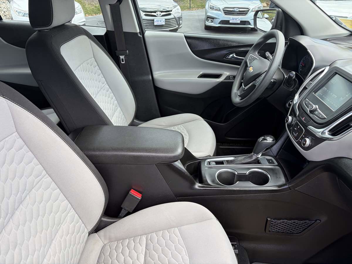 Used 2018 Chevrolet Equinox LS image 26