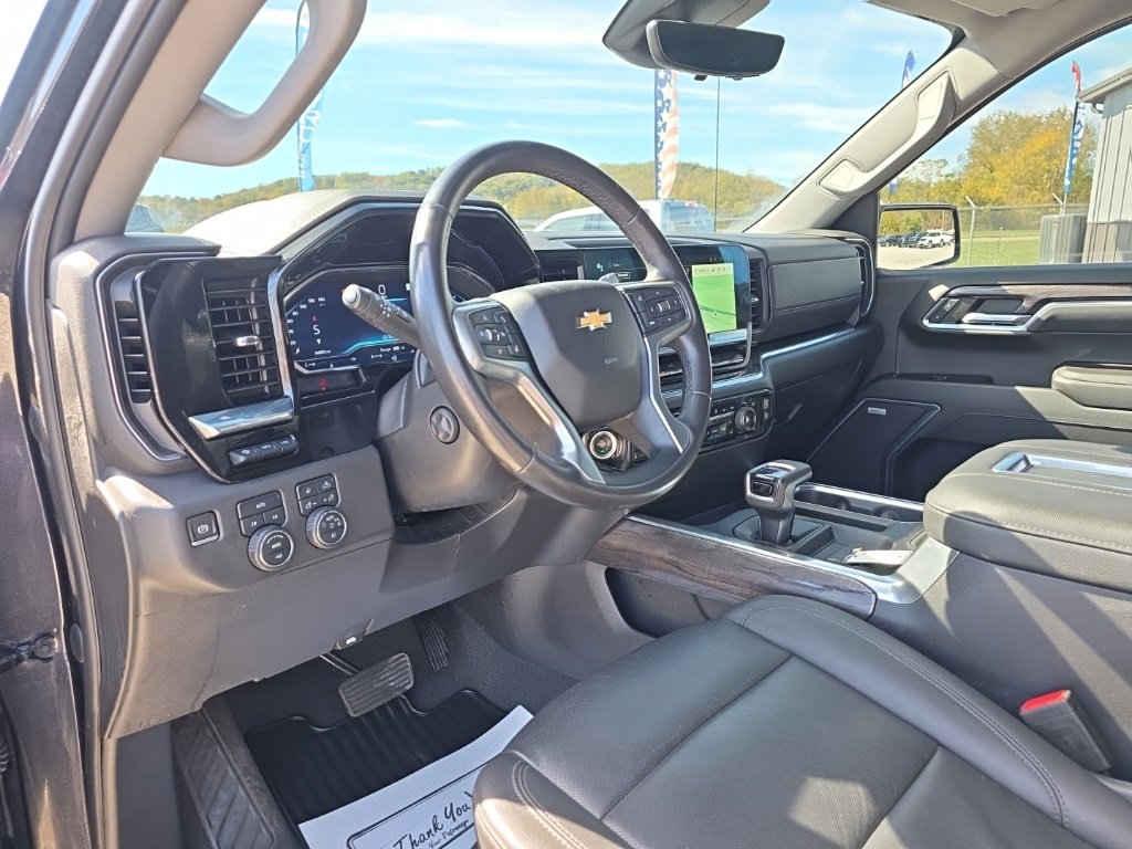 Used 2022 Chevrolet Silverado 1500 LTZ w/ Technology Package image 11