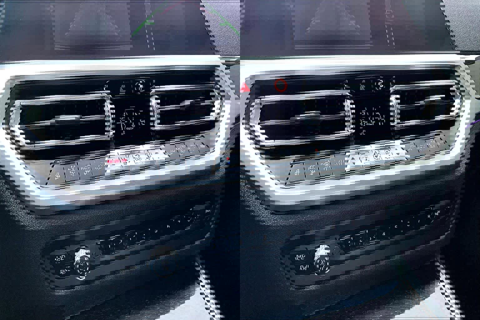 Used 2021 BMW 330i Sedan w/ M Sport Package image 33