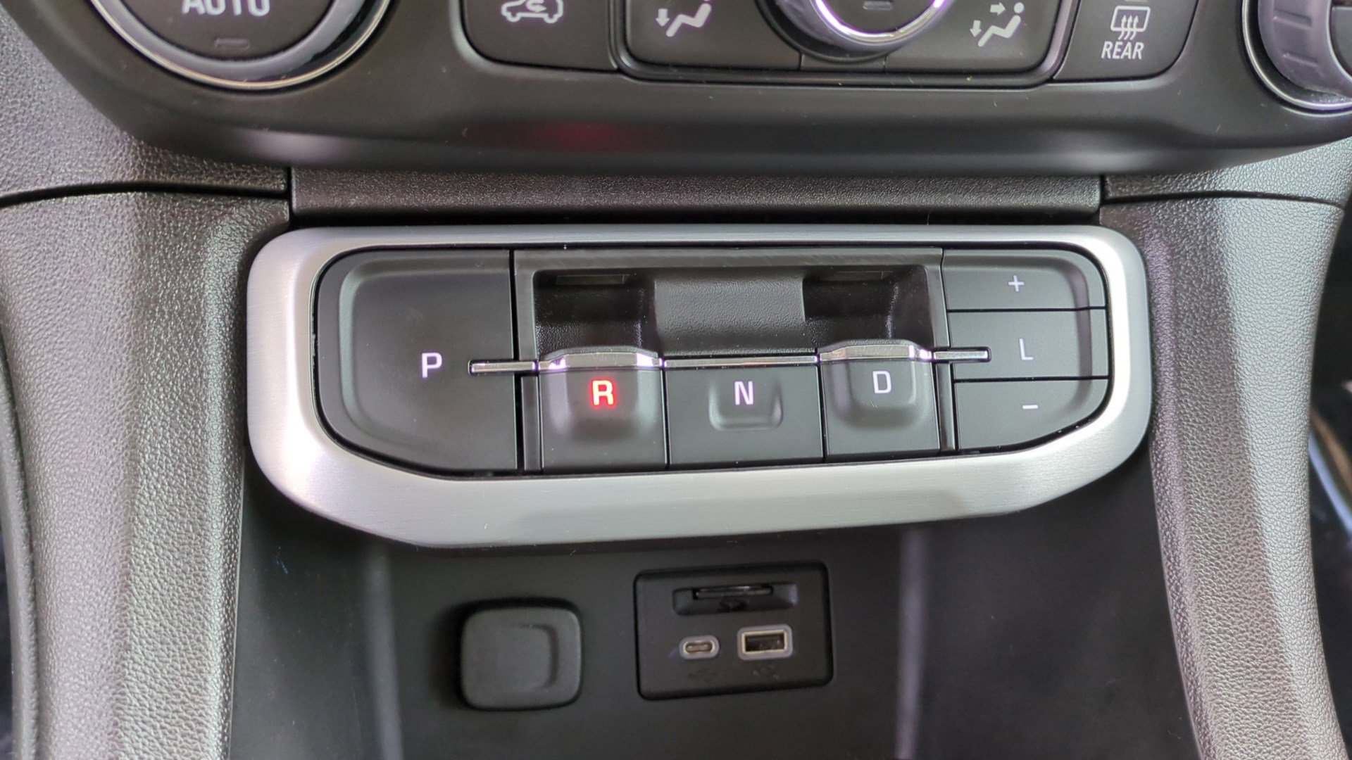 Used 2022 GMC Acadia SLT w/ Technology Package image 28