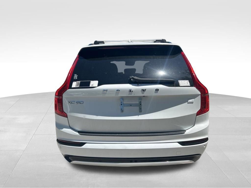 Used 2022 Volvo XC90 T8 R-Design AWD/4WD image 4