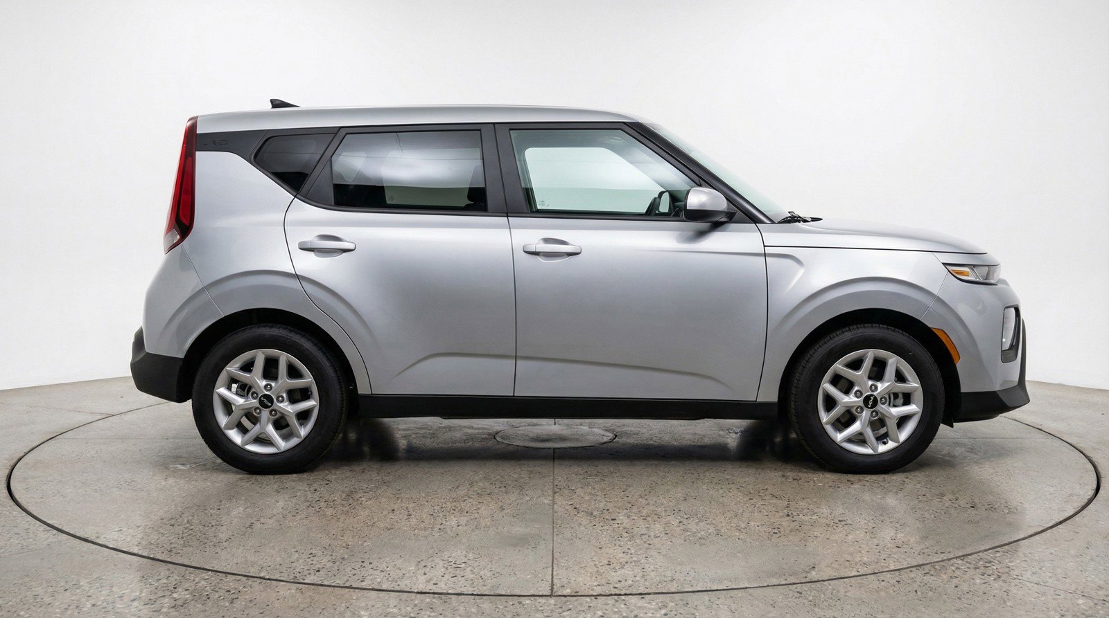 Used 2025 Kia Soul LX w/ LX Technology Package image 11