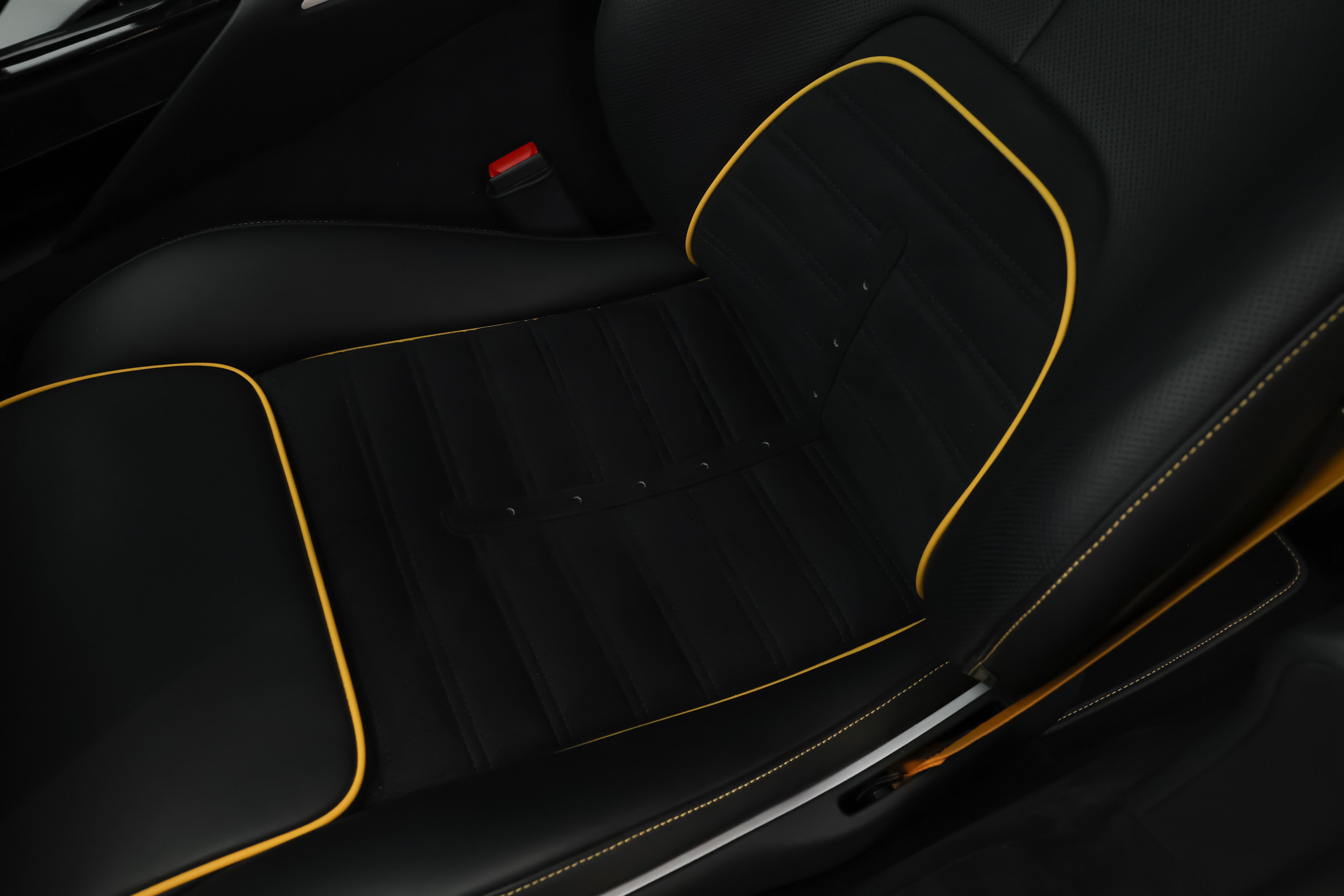 Used 2025 Ferrari Purosangue AWD/4WD image 17