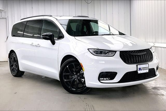 Used 2025 Chrysler Pacifica Limited FWD video 1