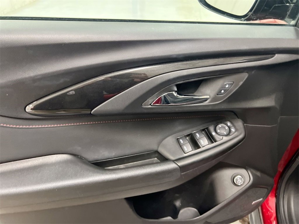 Used 2022 Chevrolet TrailBlazer RS w/ Sun and Liftgate Package image 21