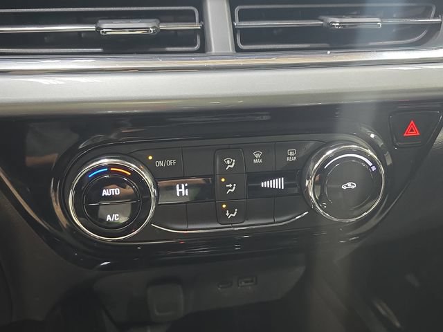 Used 2025 Chevrolet Trax LT FWD image 22