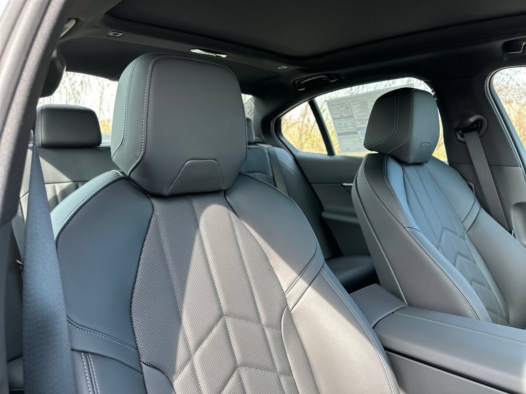 New 2026 BMW 530i xDrive w/ M Sport Package AWD/4WD image 25
