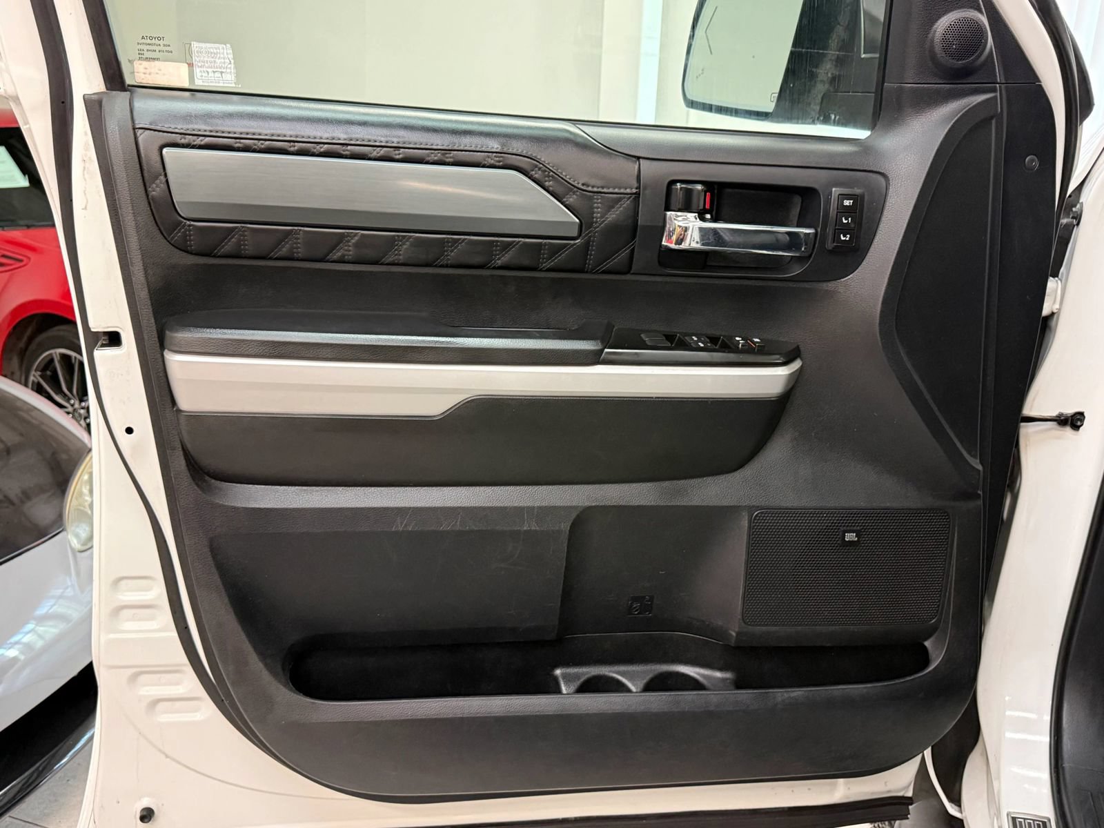 Used 2018 Toyota Tundra Platinum AWD/4WD image 15