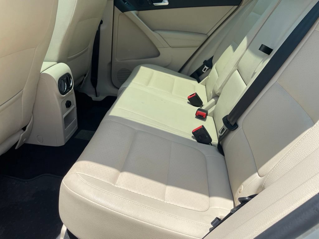 Used 2015 Volkswagen Tiguan SE FWD image 18