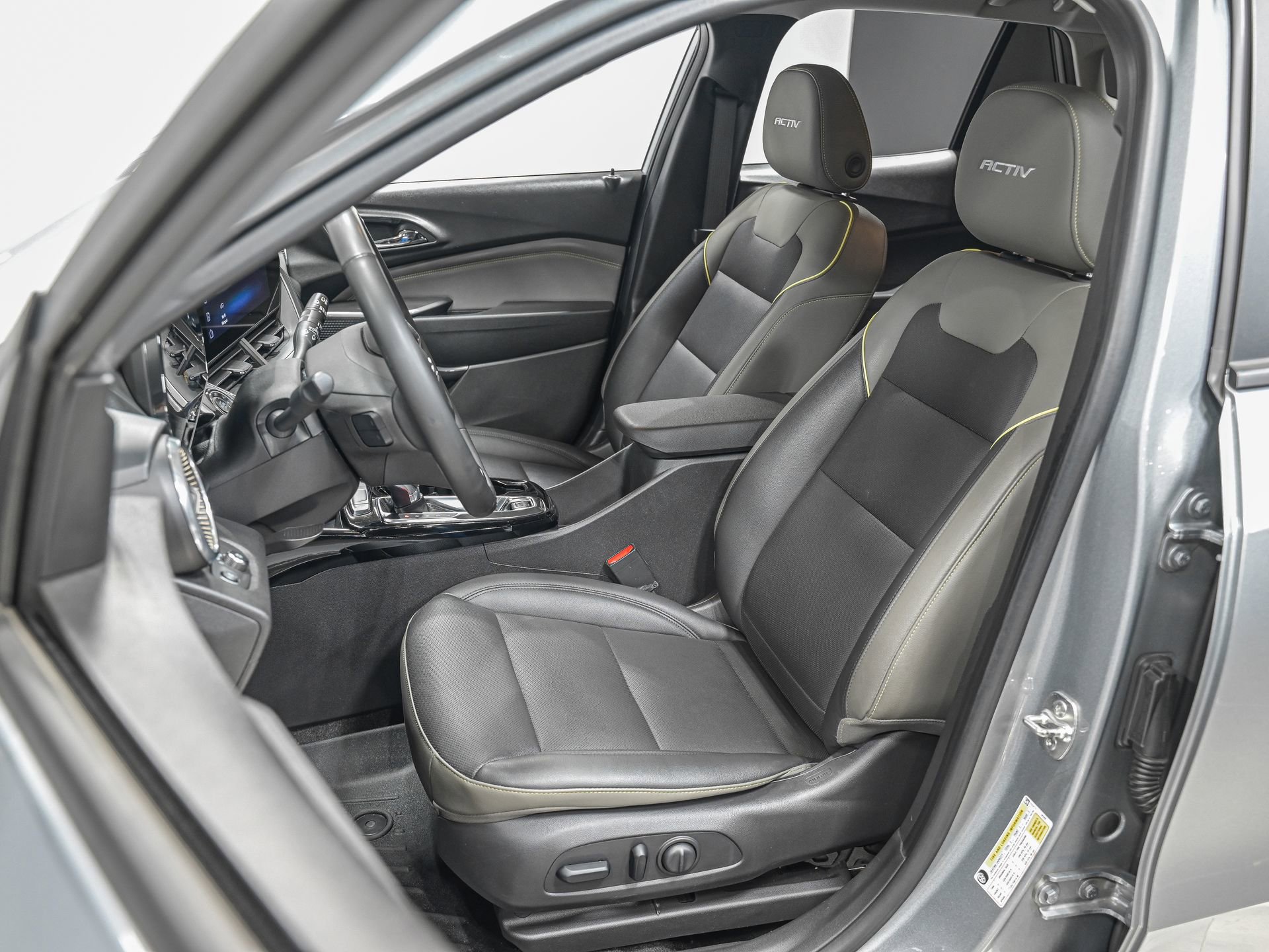 Used 2025 Chevrolet Trax ACTIV w/ Driver Confidence Package image 15