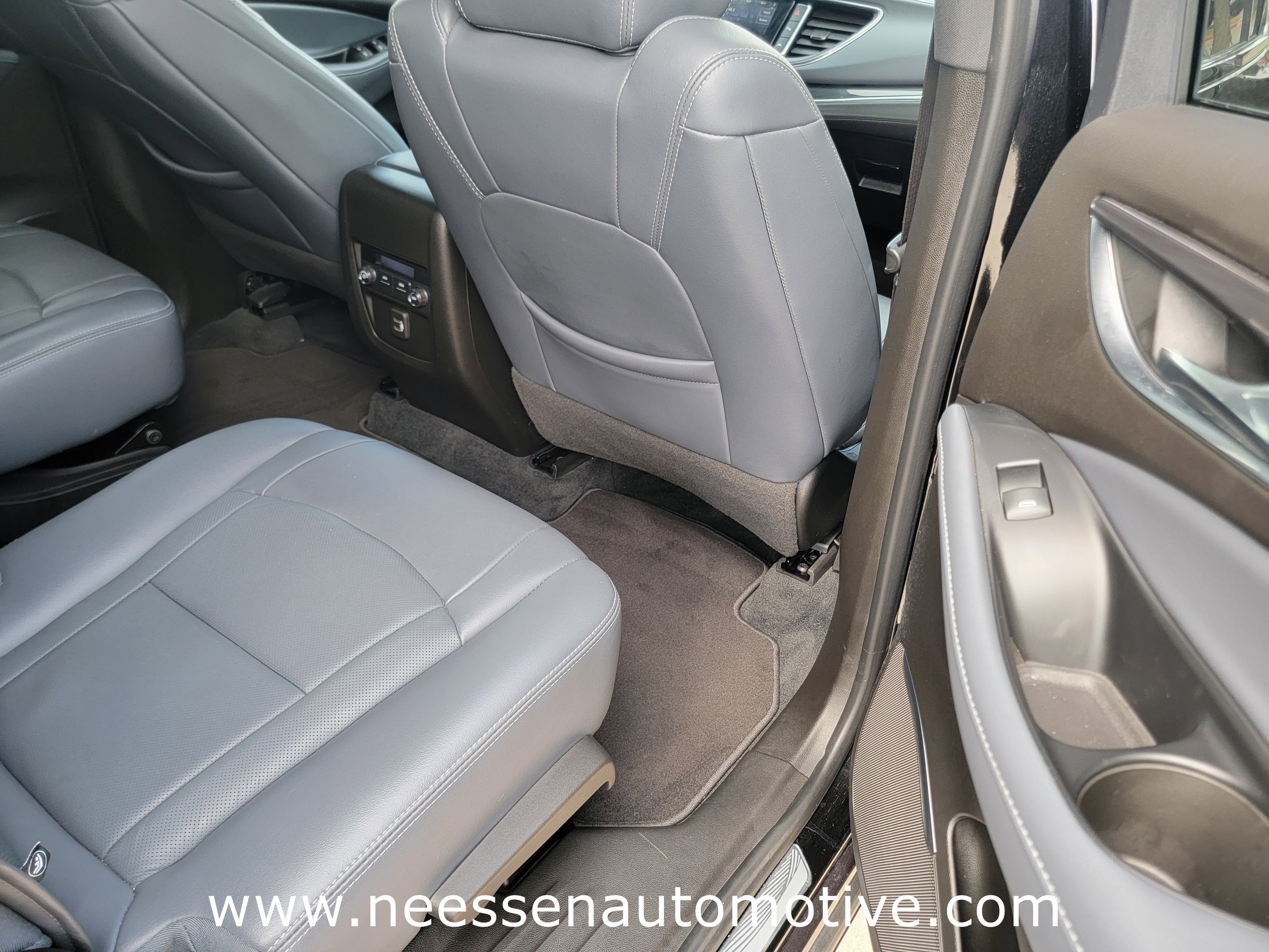 Used 2023 Buick Enclave Essence image 11