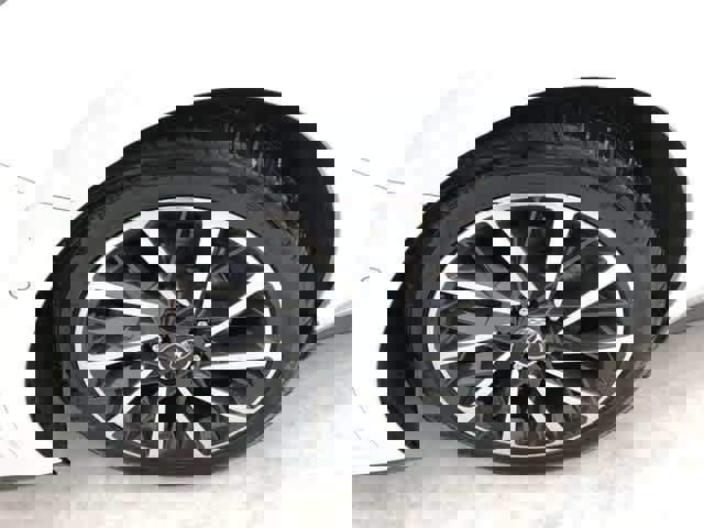 Used 2021 Hyundai Sonata Limited w/ Preferred Accessory Package image 10