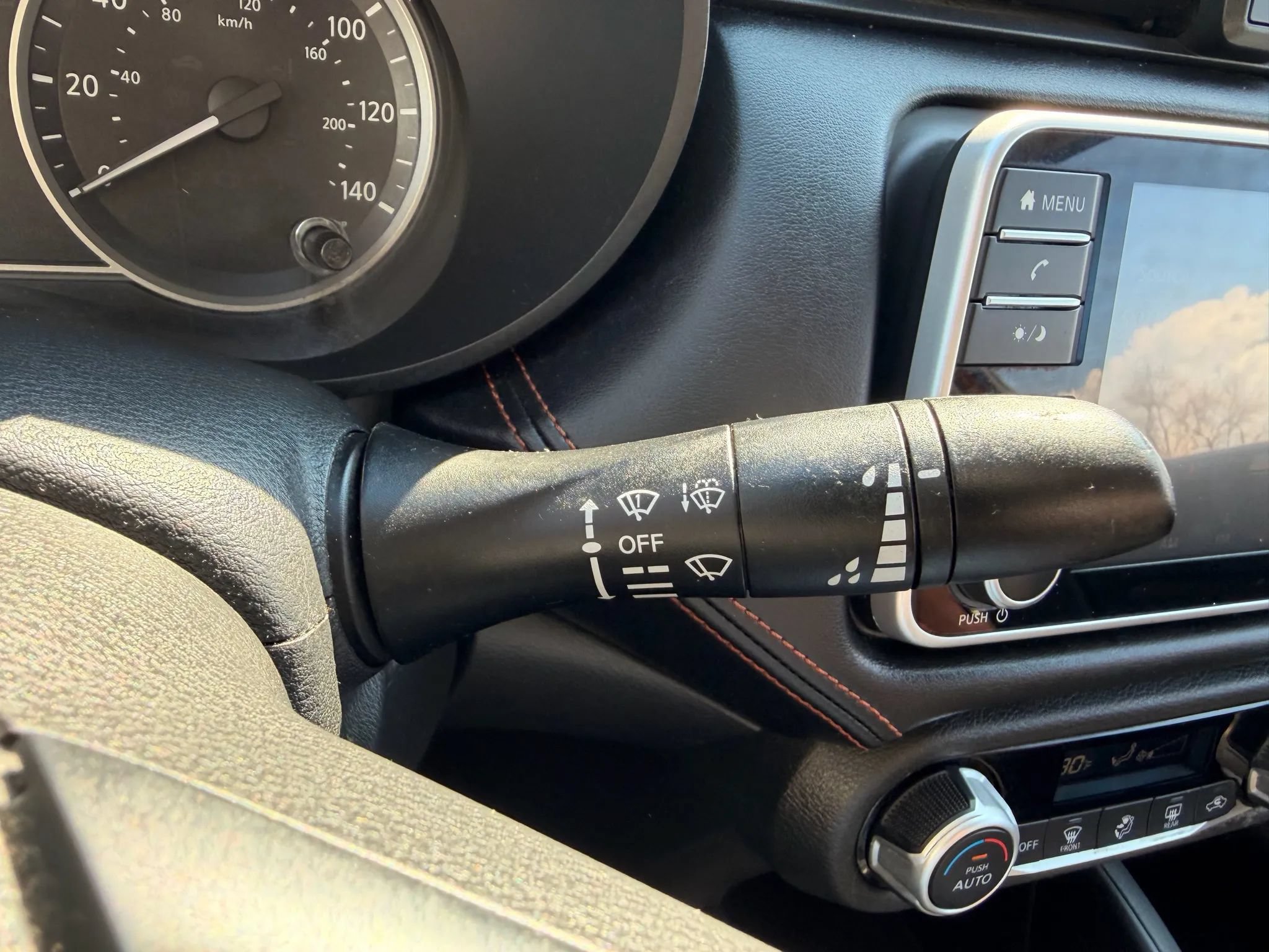 Used 2020 Nissan Versa SR w/ Lighting Package image 35