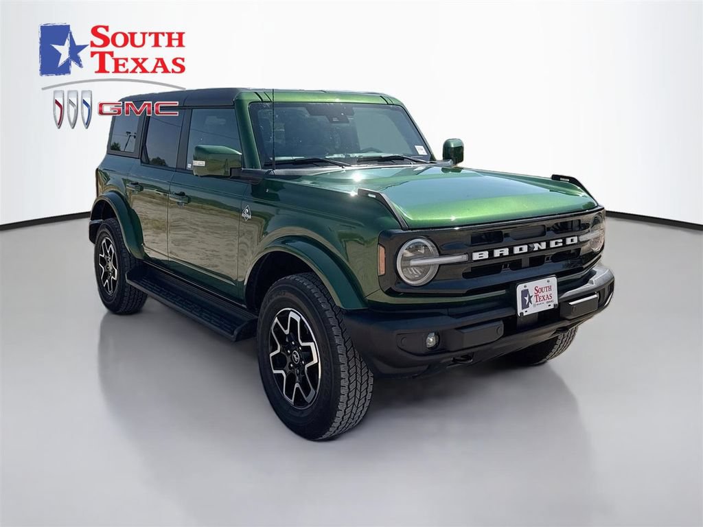 Used 2025 Ford Bronco Outer Banks AWD/4WD image 1